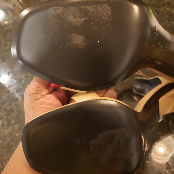 *CLOSET CLEANOUT* Via Spiga Sandals - Picture 3 of 8